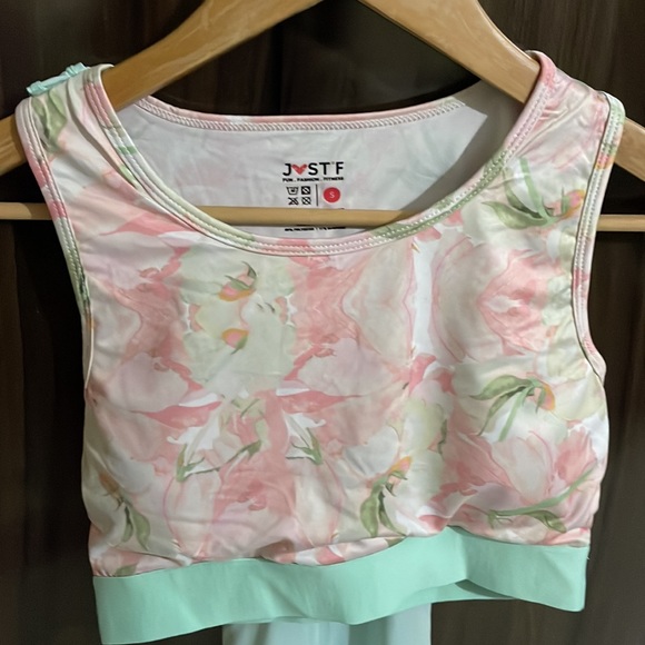 Just F Tank top with padded sports bra by Jacqueline Fernandez. - Picture 6 of 7